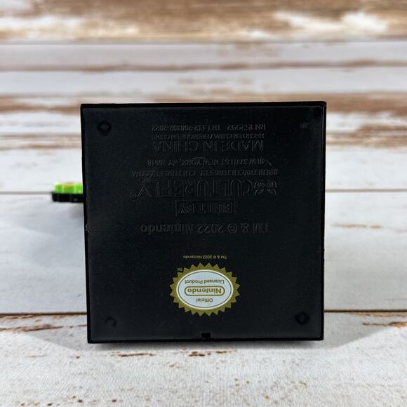 Nintendo Super Mario Bros Bowser Pixel Vinyl Figure w/ Stand Rare Used - Picture 2 of 4